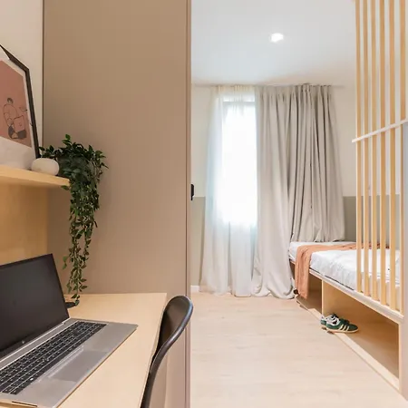 Well-located Campus Near Park * Milánó