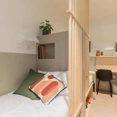 Well-located Campus Near Park Milano