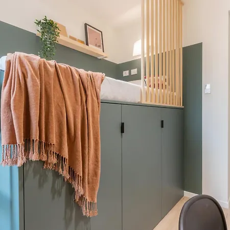 Well-located Campus Near Park * Milano